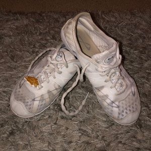 Nfinity white cheer shoes